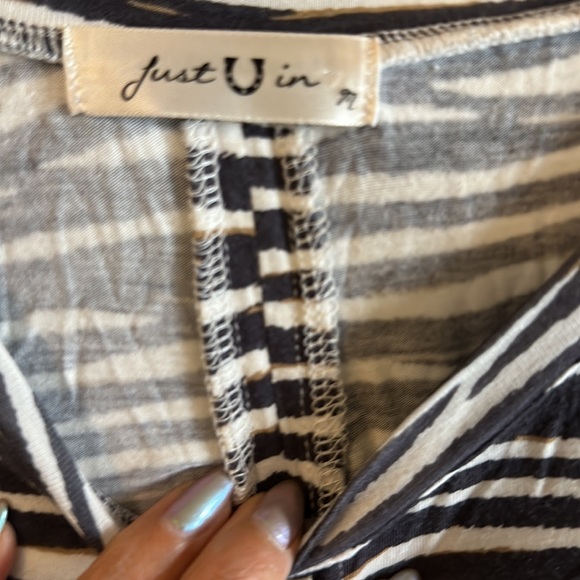 Zebra striped T-shirt - Picture 3 of 4